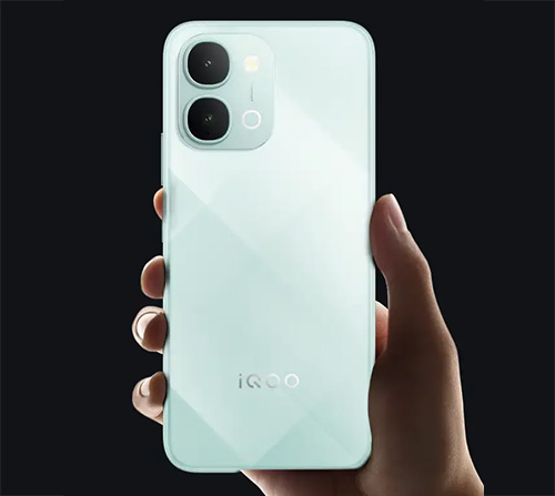 iQOO Z11x Stylish Appearance & Dynamic Light